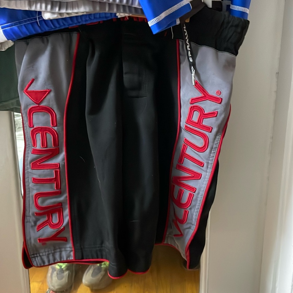 5 Fight Club garments. 5 pieces of Tactical gear garments for one low price !